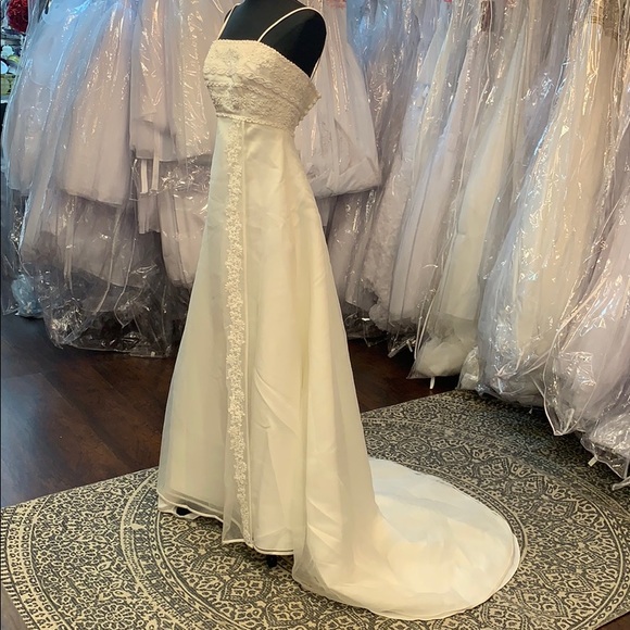 A-LINE WEDDING GOWN